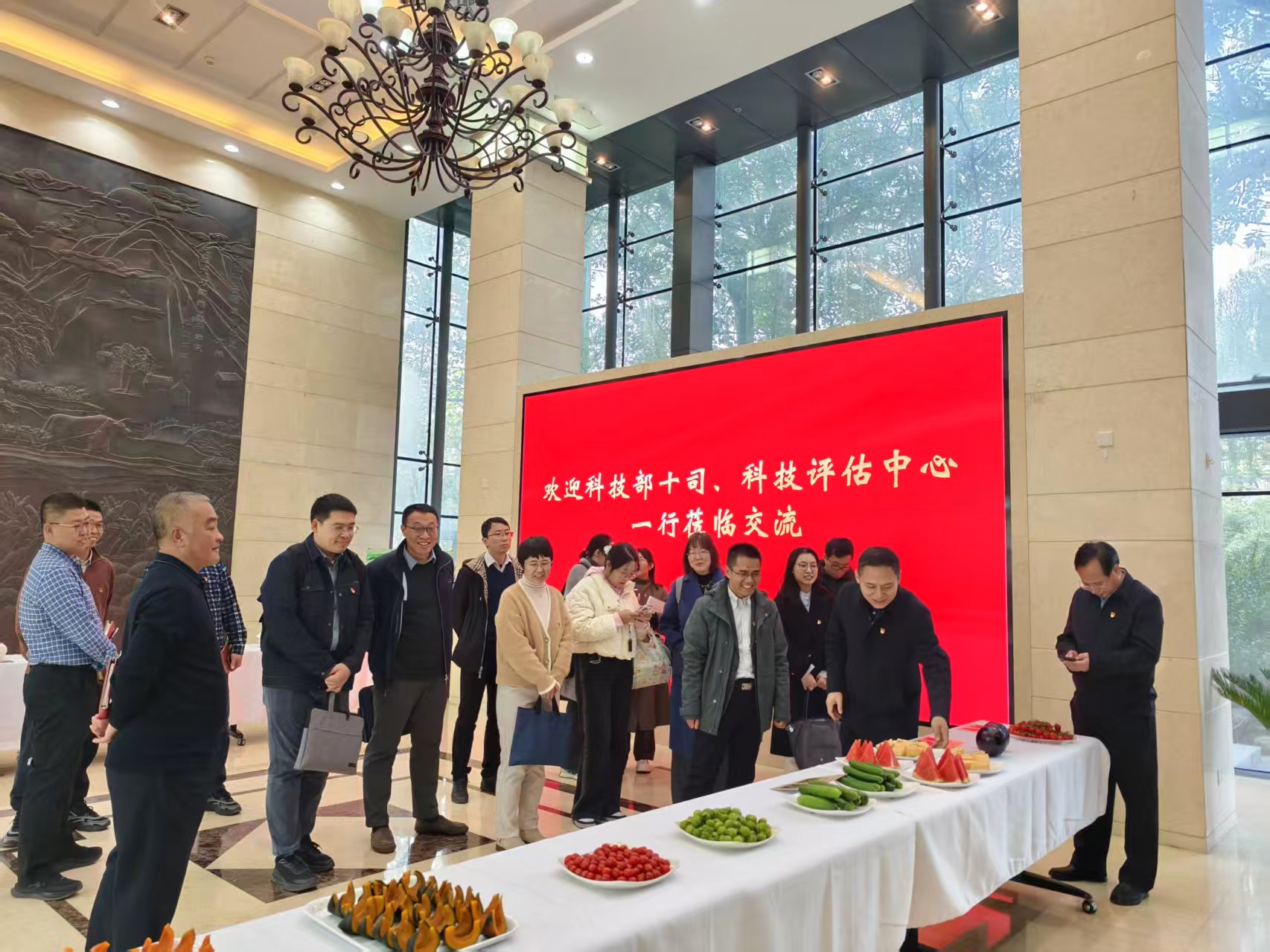参观讲解 正式.jpg
