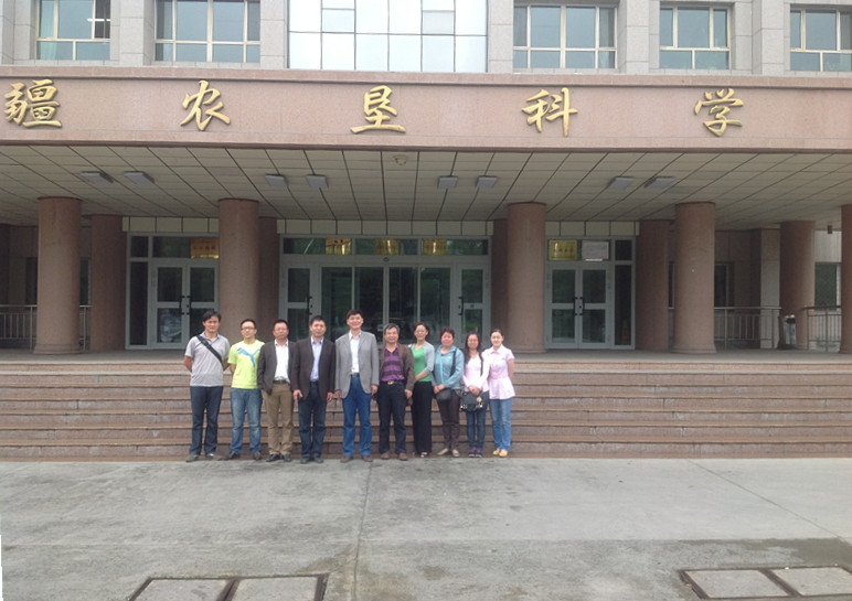 高技术研究室-李永清-畜牧所奶牛疫病专家赴新疆农垦科学院学术交流.jpg 高技术研究室-李永清-畜牧所奶牛疫病专家赴新疆农垦科学院学术交流.jpg